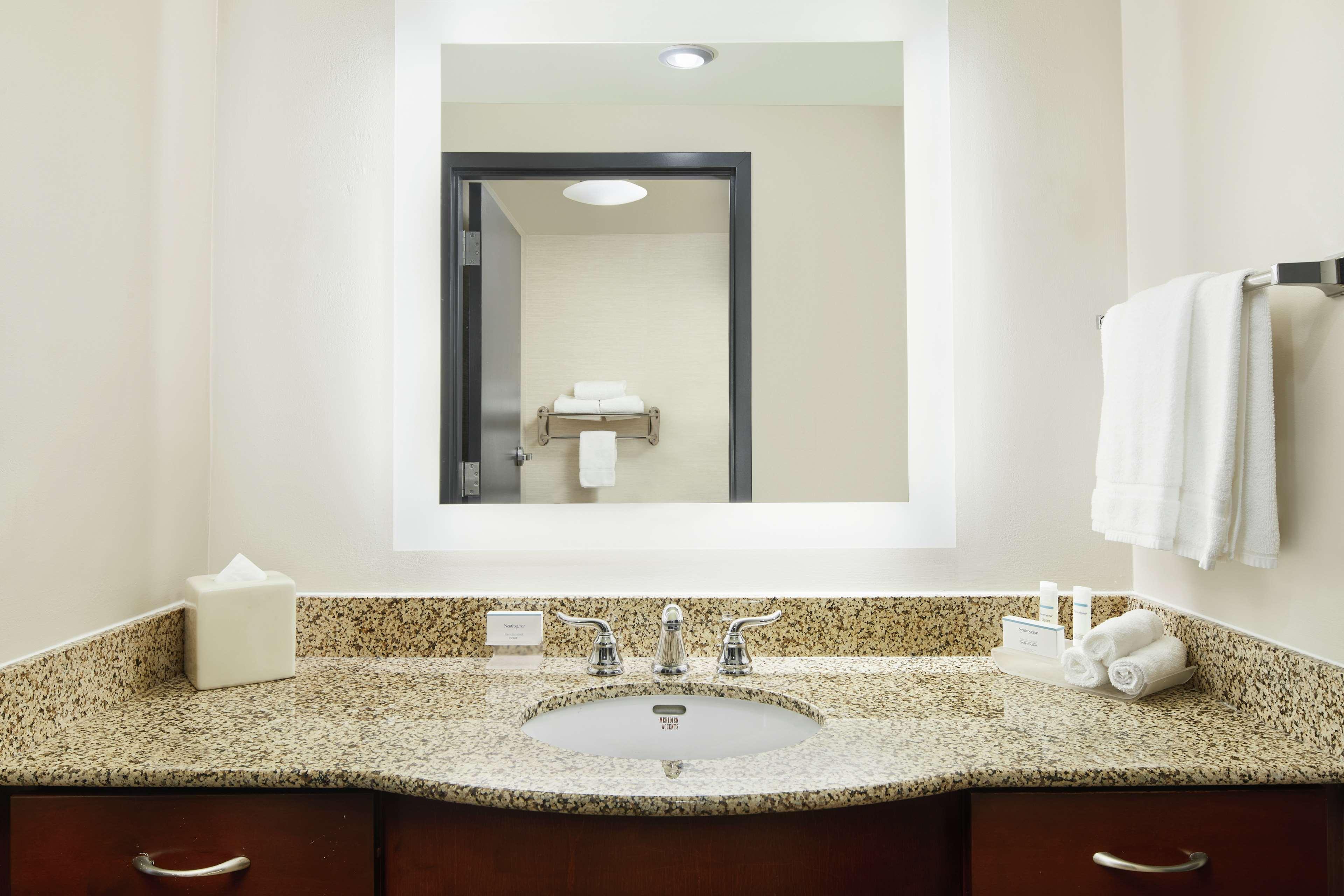 Homewood Suites By Hilton Columbus Exterior photo